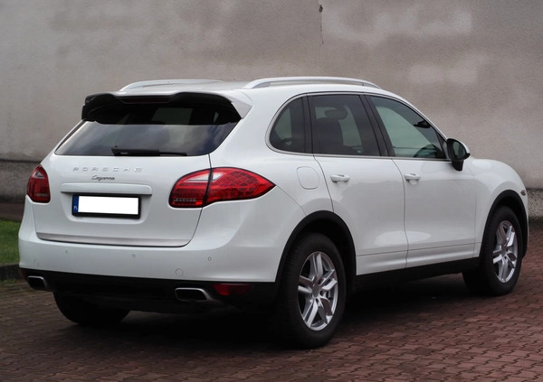 Porsche Cayenne cena 119000 przebieg: 205000, rok produkcji 2014 z Poręba małe 562